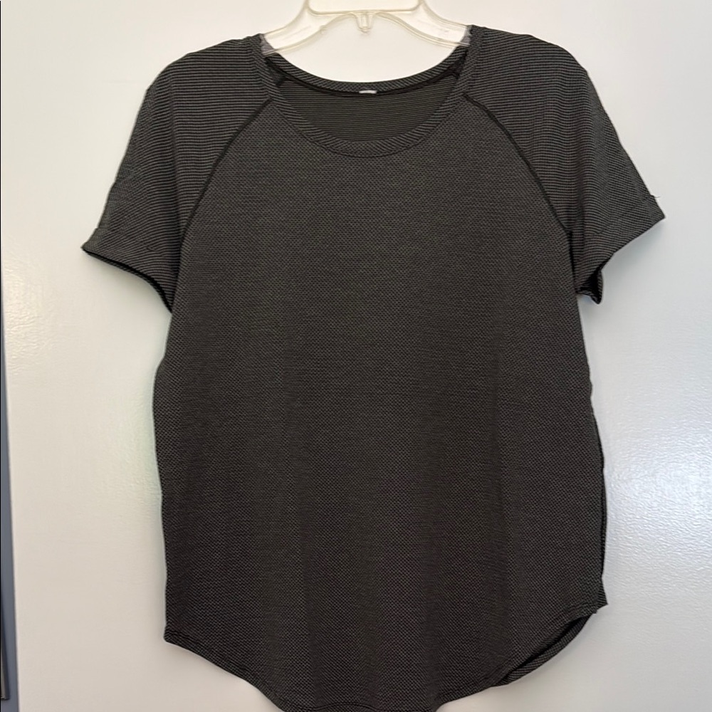 LULULEMON TOP!!